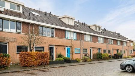 Nieuw in verkoop: Tussenwoning met luxe veranda in de wijk De Munten II te Dronten. Eurosingel 152