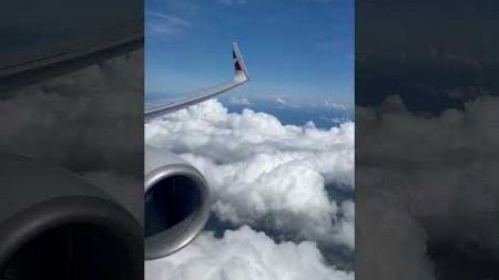 airplane wing view of the clouds 飛機機翼上的雲層視圖