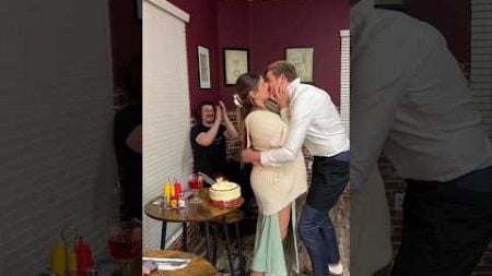 Soldier surprises wife on wedding anniversary at favorite restaurant 🥹
