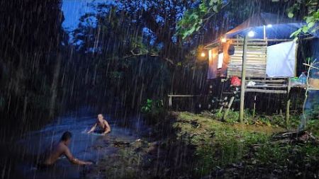 Camping Hujan Deras, Bermalam di pinggir Sungai, Menikmati suara air. dan tidur nyenyak sampai pagi