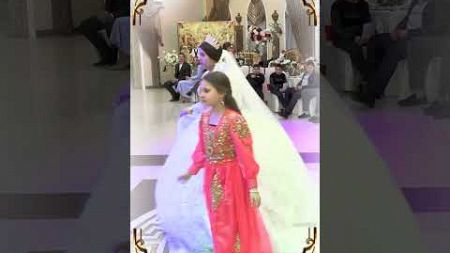 Цыганочка танцует с невестой! Крымы! #свадьба цыганская