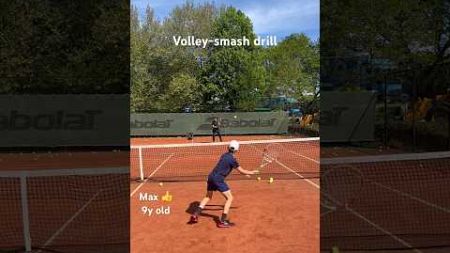 🎾😀 #tennis volley smash #drill Max 9y old boy #fun practice exercise on clay courts #getbetter