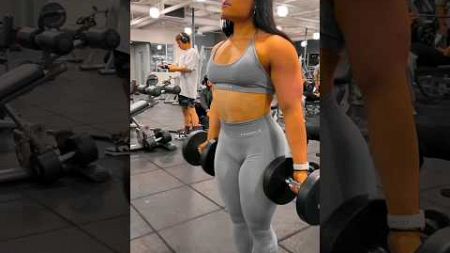 Gym Girl Upper Body Workout 🔥🍓🍓 #fitness #crossfit #gymlover #glutes #legsday #upperbody #biceps