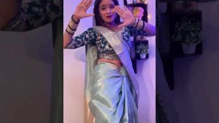 Kaisi lag rhi ye sari 🥻 😉 @Tannuyadav914 #dance #bhojpurisong #bhojpuri #tannuyadav914