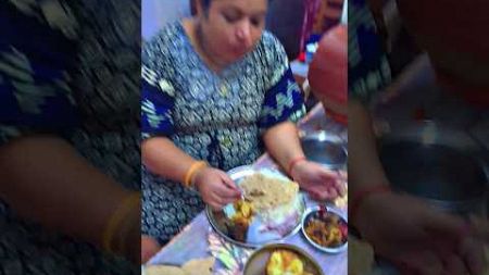 भोजन करते समय गिरा भोजन नही उठाना चाहिए # #motivation #food #foodie #thali #youtube