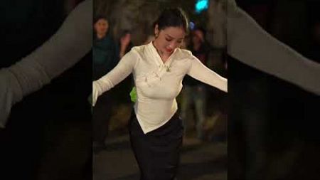 锅庄舞 爱舞蹈爱生活 活出自己喜欢的样子 @DOU+小助手