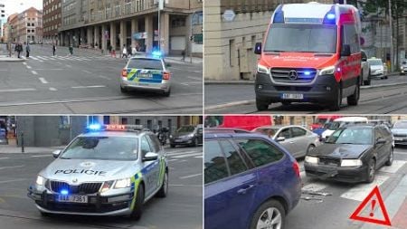 Auto&#39;s knallen op elkaar door passerende ambulance over druk en gevaarlijk kruispunt in Praag!