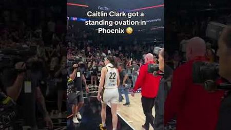 Standing ovation ON THE ROAD for Caitlin Clark 🙌
