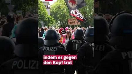 Linkextremistische Demonstranten | AfD-Parteitag in Essen, Polizist schwer verletzt!