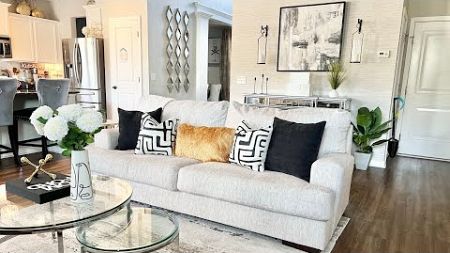 LIVING ROOM DECORATING IDEAS ON A BUDGET