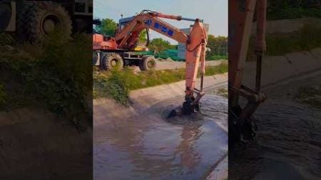 Canal cleaning #agriculture #machinery #agriculturefarming #farming #youtubeshorts #technology