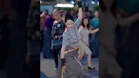 藏族舞蹈美女-翁姆