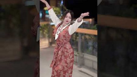 藏族舞蹈美女-央金金