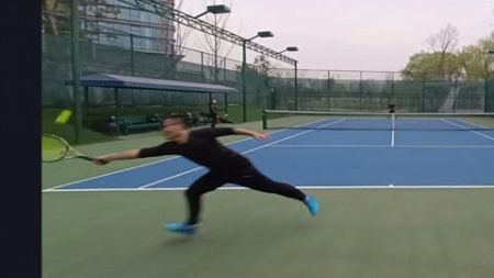 与杭州123网球4.0冠军小楠的单打第三盘，2比6惨败，技术方面全面落后，体力也不及年轻人啊