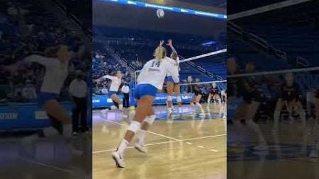 She faked everyone out 😱🔥 (via @uclawomensvb/IG) #shorts
