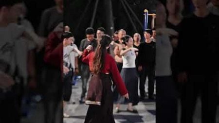 藏族舞蹈美女