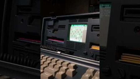Playing MyChess 2.1 (1982) on a first portable computer Osborne OCC1 #shorts #retrogaming