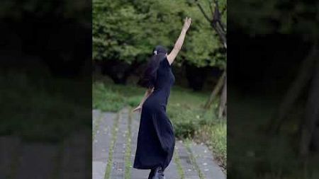 藏族舞蹈美女 - 曲卓尔
