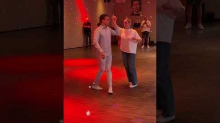 Abstimmen 🗳️ was sagt ihr? 🤔Rumba tanzen für Fortgeschrittene Paare in Tanzschulen „Der Kranz“