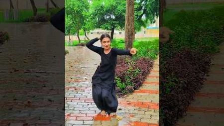 Ishq Chunariya odh ke Dil me aana #dance #dancerchitra #shorts #trending #chitrakootkiqueen