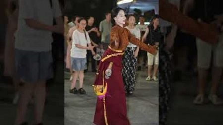 Wengmu , charming Tibetan dance beauty