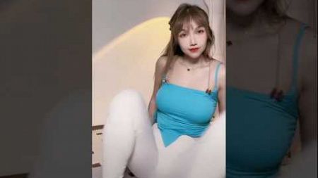 老司机养眼福利抖音性感丰满巨乳紧身蜜桃臀瑜伽裤美女主播在线直播跳舞健身一字马劈叉做仰卧起坐操#beauty