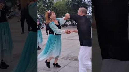 新潮点帕斯 #dance #duet #kungfu #happy #funny #kpop #love #rek #chinesegirl #舞蹈 #舞蹈