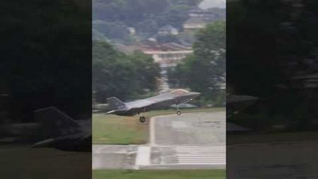 Aeronautica Militare F-35A landing on a wet runway #stealth #f35a #militaryaviation #malaysia