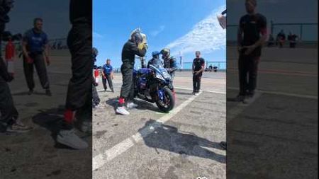 Pernahkah Anda melihat pembalap MotoGP kehabisan bensin? #shorts #shortvideo #funny