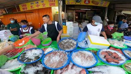 開場超熱鬧的 興達港海鮮拍賣興達港王中皇海鮮叫賣