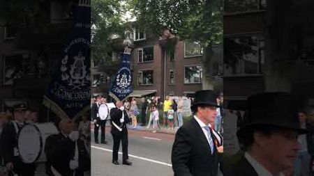 Sfeer impressie muziek optocht Volksfeest