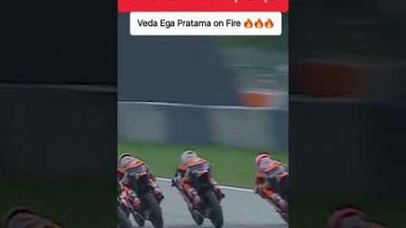 Pembalap Indonesia melawan pembalap Eropa #motogp #gphariini #redbullrookiescup #vedaegapratama