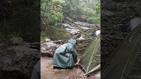 CAMPING IN HEAVY RAIN #shorts #campinginheavyrain #campingintherain #solocamping #camping