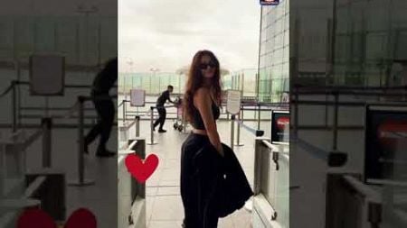 Beauty In Black!! Disha Patani Slays In An All Black Outfit At The Mumbai Airport | Movies | N18S