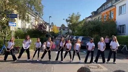 Beim Straßen fest tanzen von früher