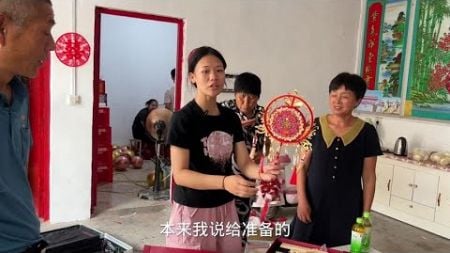 妹妹明天就要出嫁了，婚礼哥嫂给风光大办，天堂的妈妈可以放心了