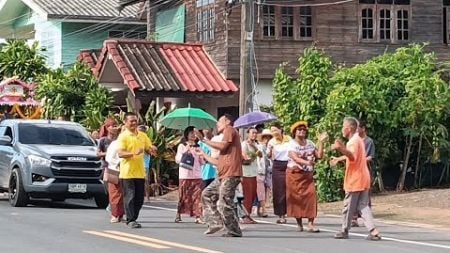 แห่ต้นปะกาเข้าวัดดาราธิวาสบ้านขนาดมอญ