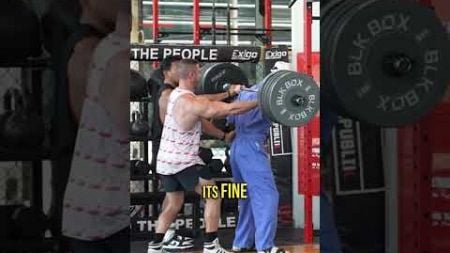 Elite powerlifter Anatoly pretends to be a cleaner by gym #fitnesscenter #fitnessgym #antoly