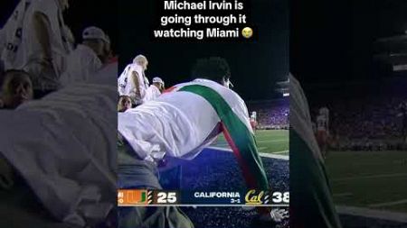 Michael Irvin on the sidelines 😂