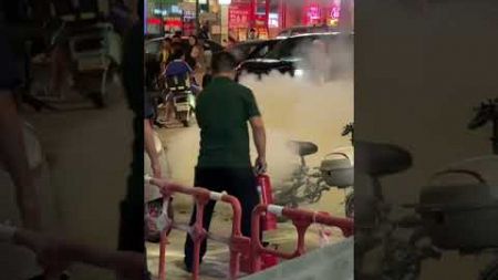 中國電動摩托車自燃Chinese electric motorcycles spontaneously combust.