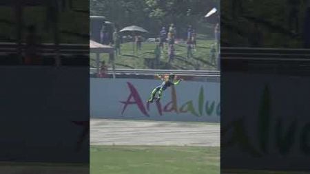 Rossi fell until the motorbike was destroyed