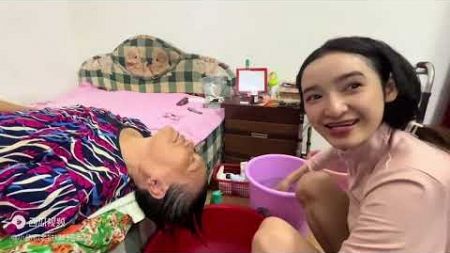 老挝媳妇和中国婆婆的婆媳关系如何？一次洗头行动完美诠释！