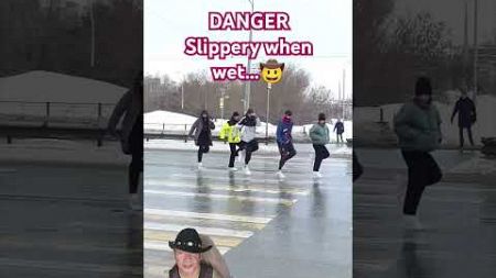 Slippery when wet... walkdance #shuffle #dance #shuffledance #cute