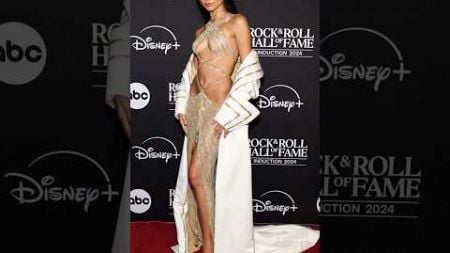 Zendaya Slays Homage To Cher @ Rock &amp; Roll Hall Of Fame Ceremony #zendaya #fashionpolice #bobmackie