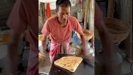 India&#39;s famous delicious parata is viral on social media 😱 #shortvideo #amazingfacts