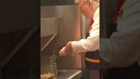 Donald Trump’s day as a McDonalds worker | ABC News