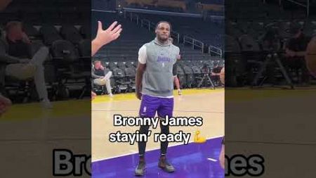 Bronny warming up 💪