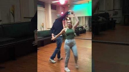 Discofox #neuss #dance #dancing #tanzen #discofox #coupledance #grevenbroich #kaarst #dancetutorial