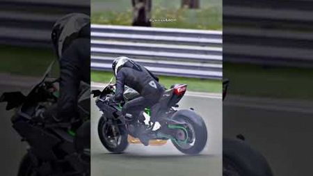 Kawasaki ninja h2r bike race #automobile #biker #ninja #ninjah2rbike #motogp #moto #motosport