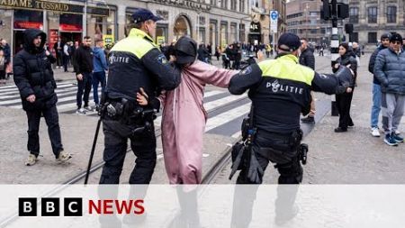 Israeli football fans attacked in Amsterdam, officials say | BBC News